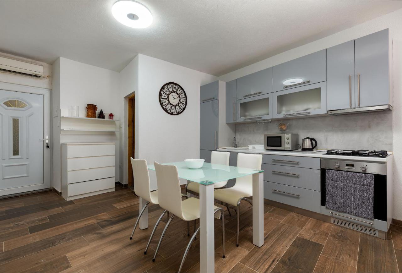 Apartments Smaila 1729 Pula Exterior photo